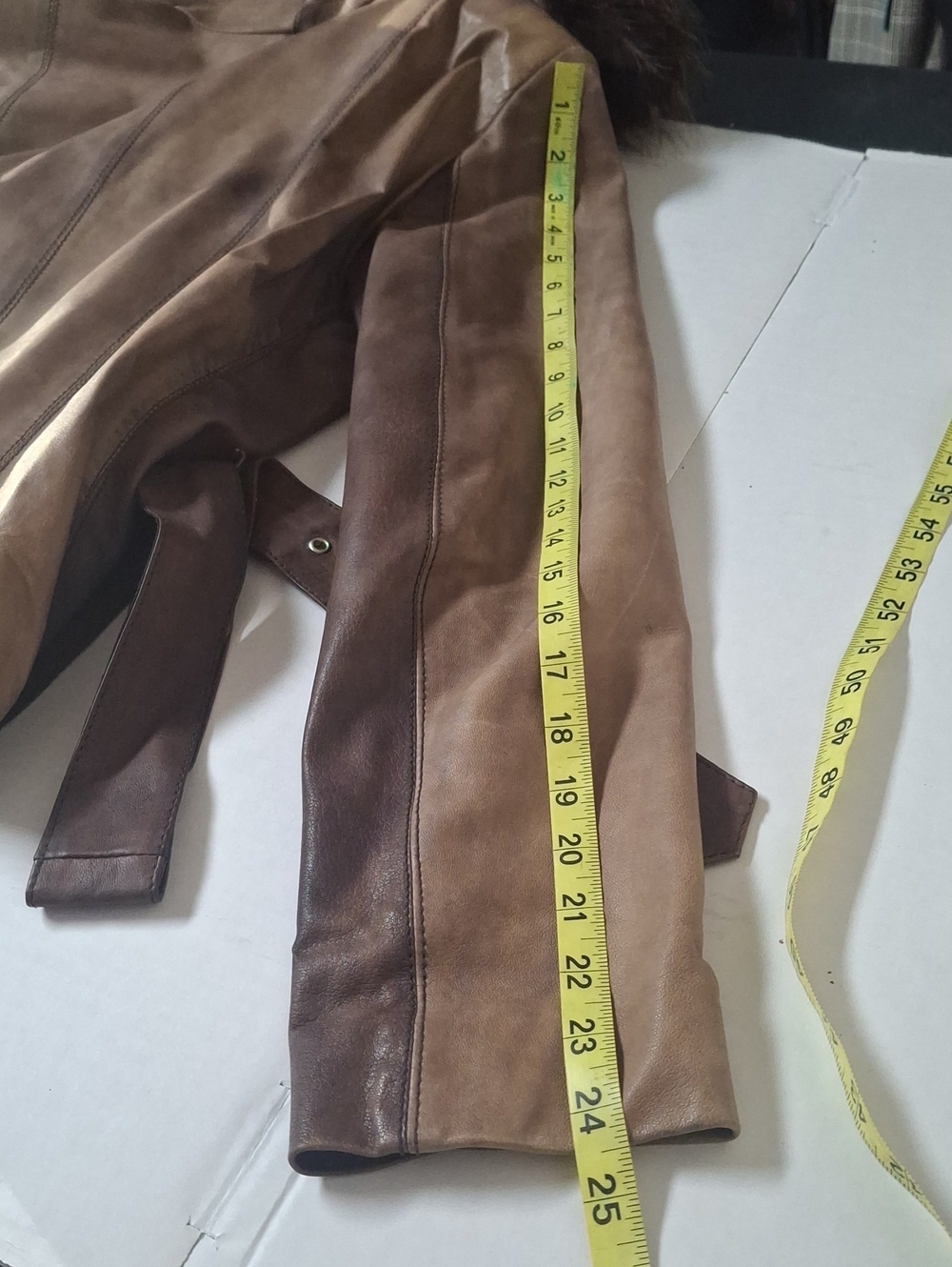Vintage LeatherJacket Genuine Big Fur Collar Italy - Picture 9 of 16